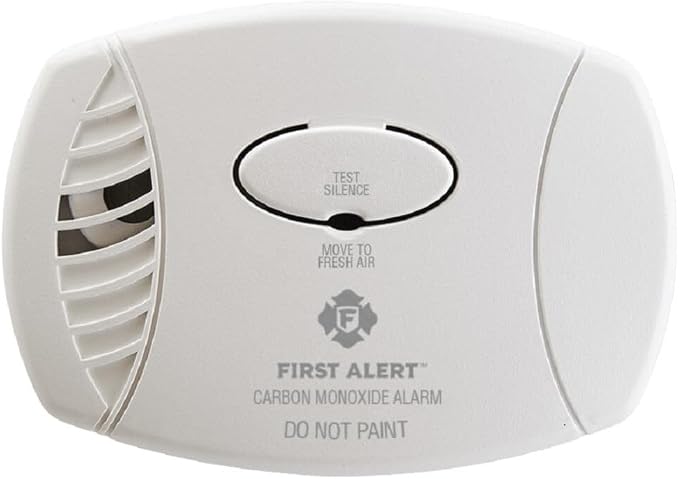 First Alert 1039734 Fat Plug-in Carbon Monoxide Alarm by FirstAlert