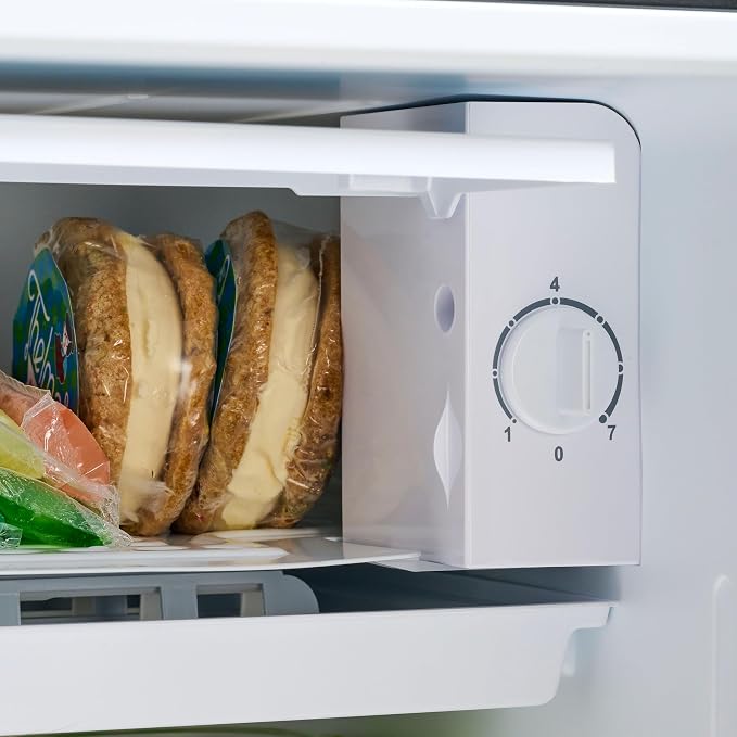 Igloo 3.2 Cu.Ft. Mini Fridge with Freezer - Single Door Compact Refrigerator with Glass Shelves for Homes, Dorms & Offices- Keep Snacks, Drinks & Frozen Foods Cool with Temperature Control Mini Fridge - Image 7